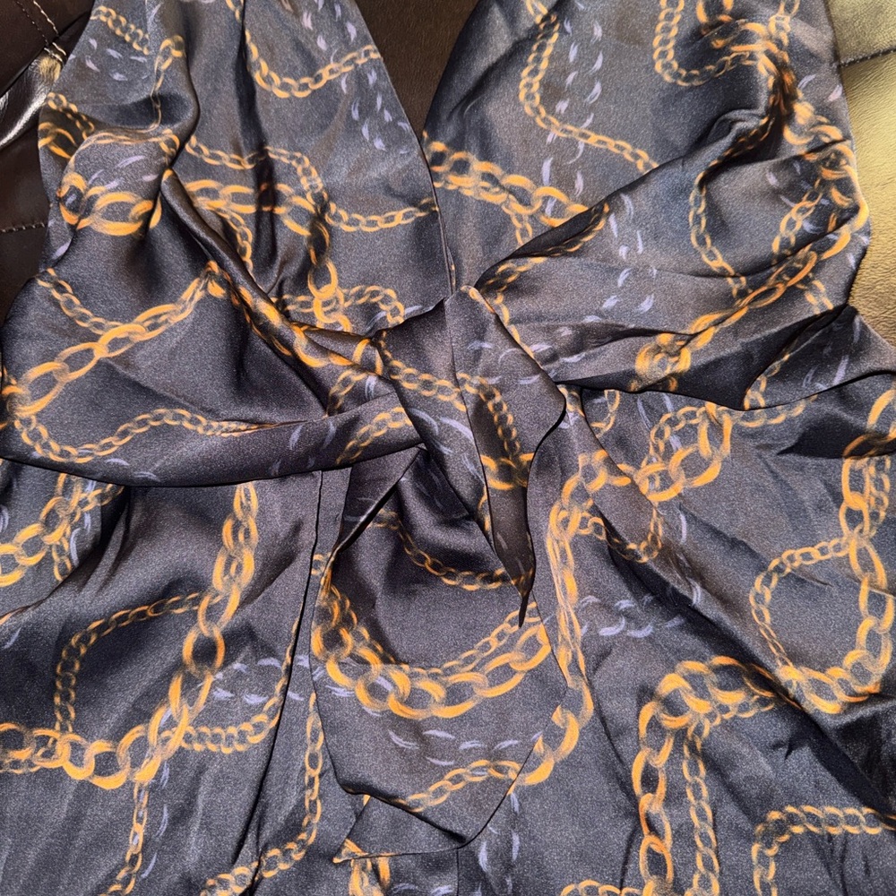 L'Academia Black and Gold Chain Print Cover up /Dress or Top - Picture 6 of 12